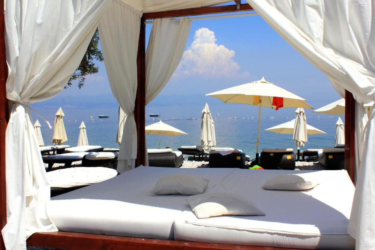 Apartments By The Sea Medveja, Opatija - 7720 Lovran Bagian luar foto