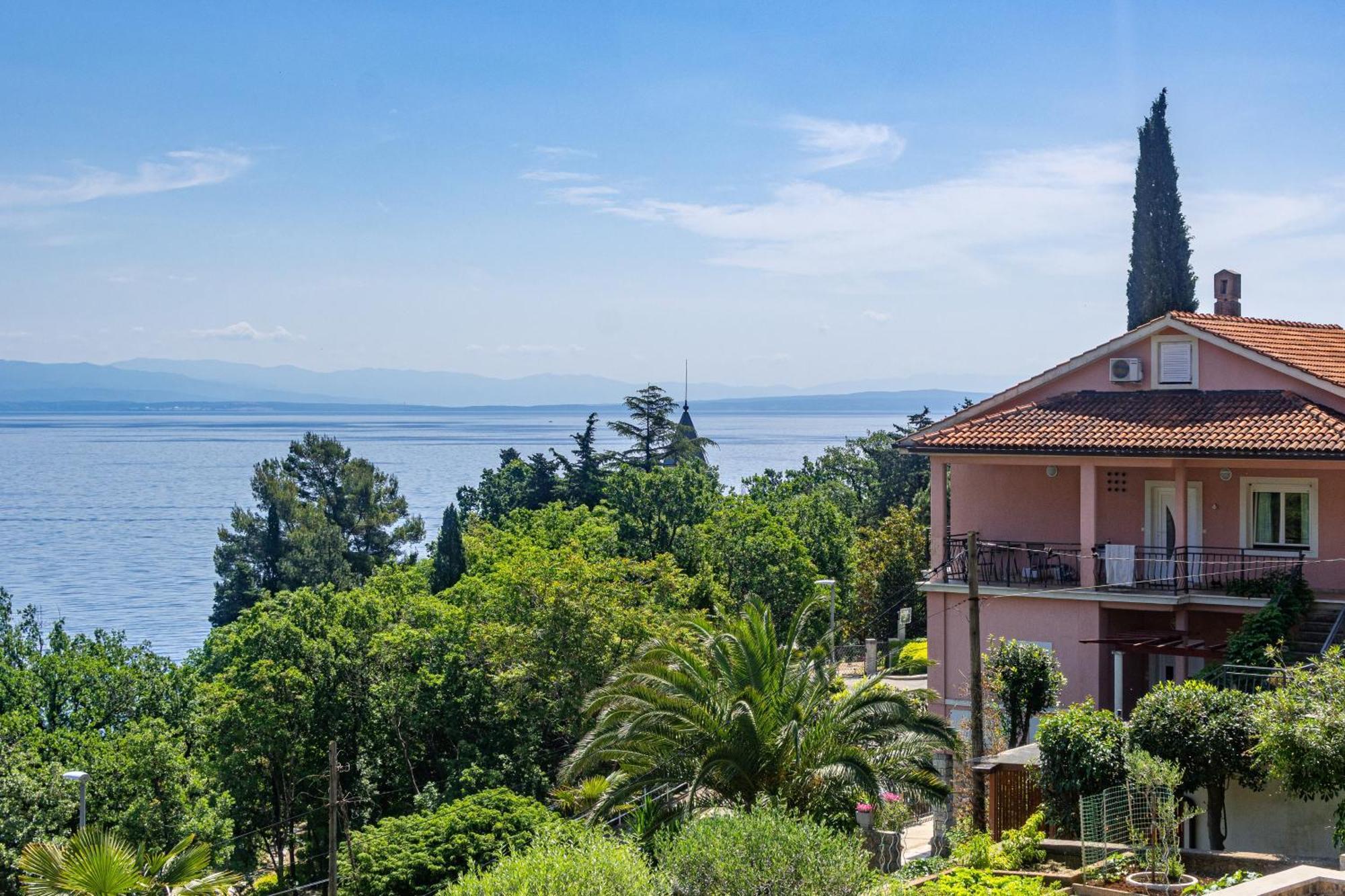 Apartments By The Sea Medveja, Opatija - 7720 Lovran Bagian luar foto