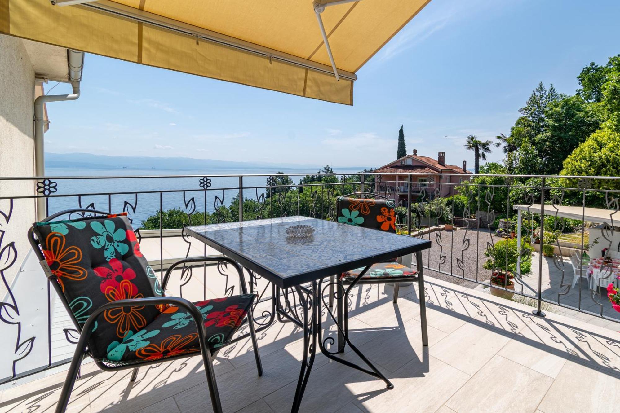 Apartments By The Sea Medveja, Opatija - 7720 Lovran Bagian luar foto