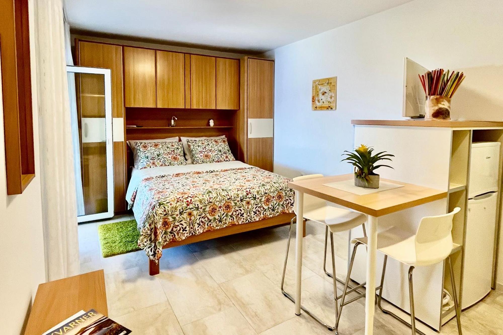Apartments By The Sea Medveja, Opatija - 7720 Lovran Bagian luar foto