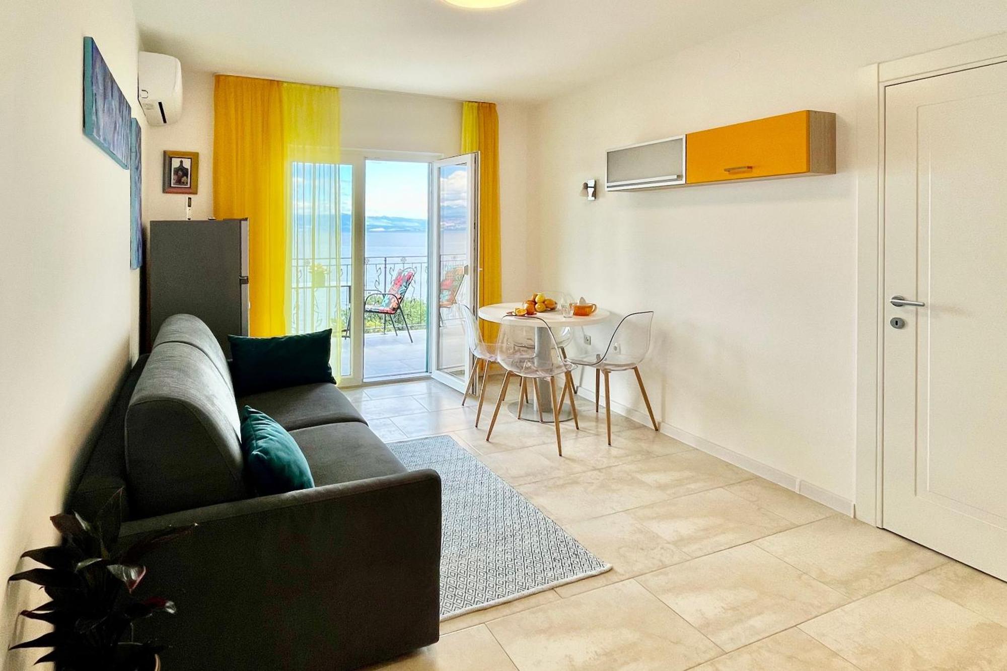 Apartments By The Sea Medveja, Opatija - 7720 Lovran Bagian luar foto