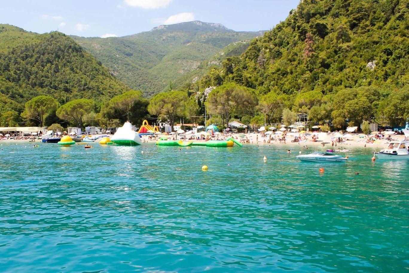 Apartments By The Sea Medveja, Opatija - 7720 Lovran Bagian luar foto
